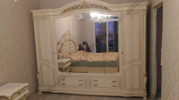 Комплект спальни Касандра СК (Кровать 1,8, тумба прикров.-2шт., туал. стол с зеркалом,пуф, шкаф 6 дверей), беж в Москве купить в интернет магазине - 5 Китов