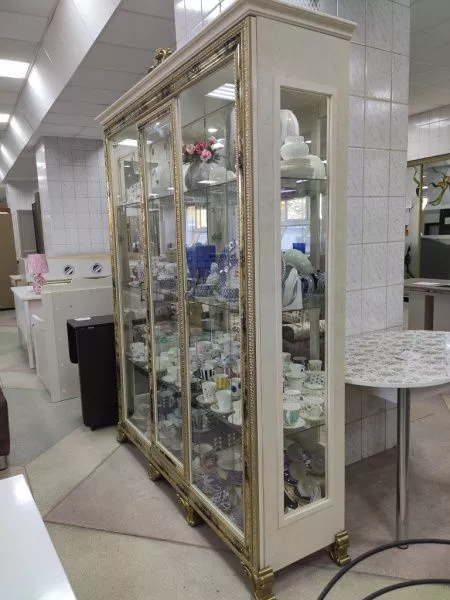 Витрина трехдверная Катя, беж глянец в Москве купить в интернет магазине - 5 Китов