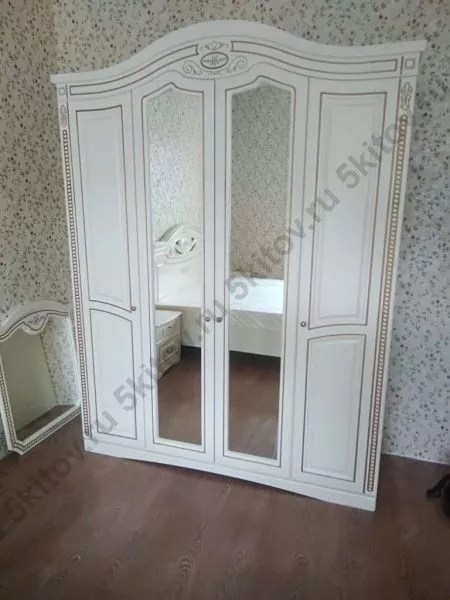Комплект спальни Сорренто беж (кровать 1,6, тумба прикр.-2 шт., комод с зерк, шкаф 4дв.) в Москве купить в интернет магазине - 5 Китов