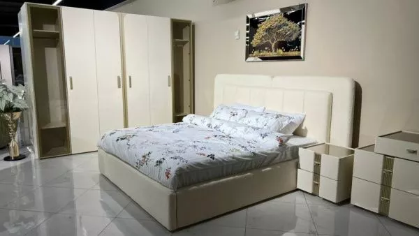 Спальный гарнитур Бордо ваниль с 6-и дверным шкафом в Москве купить в интернет магазине - 5 Китов