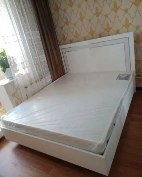 Комплект спальни Венеция белый (кровать 1,8, тумба прикроватная 2 шт, комод с зеркалом, шкаф-купе) в Москве купить в интернет магазине - 5 Китов