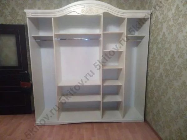 Комплект спальни Сорренто беж (кровать 1,8, тумба прикр.-2 шт., комод с зерк, шкаф 5дв.) в Москве купить в интернет магазине - 5 Китов