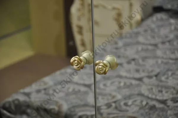 Комплект спальни Афина DST (Кровать 1,8, тумба прикроватная 2шт., туалетный стол с навесным зеркалом, пуф, шкаф 6 дверей), беж в Москве купить в интернет магазине - 5 Китов