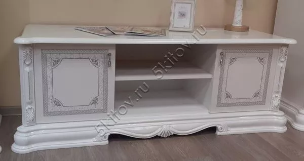 Тумба под ТВ Грация белая с серебром в Москве купить в интернет магазине - 5 Китов