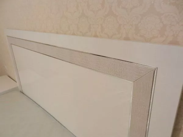 Кровать с подъёмным механизмом 180*200 Венеция белая глянцевая в Москве купить в интернет магазине - 5 Китов
