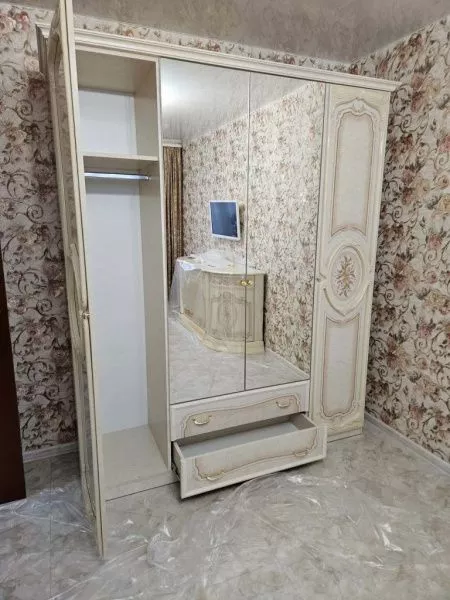 Шкаф четырехдверный Роза, беж глянец в Москве купить в интернет магазине - 5 Китов