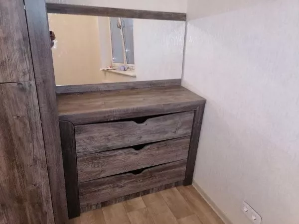 Комплект спальни Гарда сосна Джексон (Кровать 1,6, тумба прикроватная 2шт., комод с зеркалом, шкаф 3-х дверный) в Москве купить в интернет магазине - 5 Китов