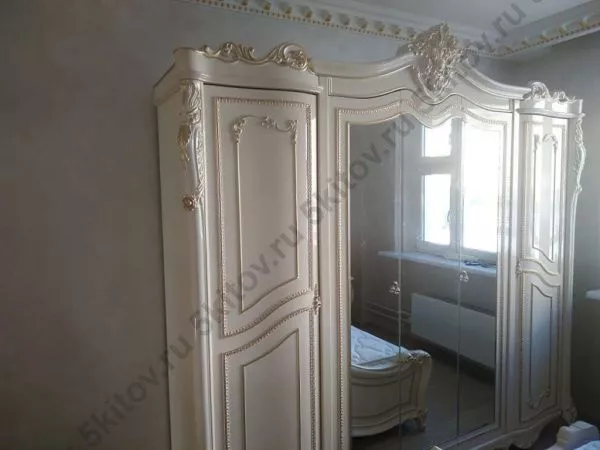 Комплект спальни Джоконда люкс АРД, крем (кровать 1,8, тумба прикроватная 2шт., туалетный столик с зерк, пуф, шкаф 5дв.) в Москве купить в интернет магазине - 5 Китов