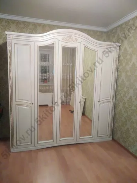 Комплект спальни Сорренто беж (кровать 1,8, тумба прикр.-2 шт., комод с зерк, шкаф 5дв.) в Москве купить в интернет магазине - 5 Китов