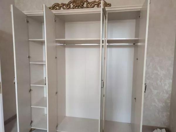 Комплект спальни Катя (кровать, тумба прикроватная 2шт, комод с зеркалом, шкаф 4 двери) в Москве купить в интернет магазине - 5 Китов