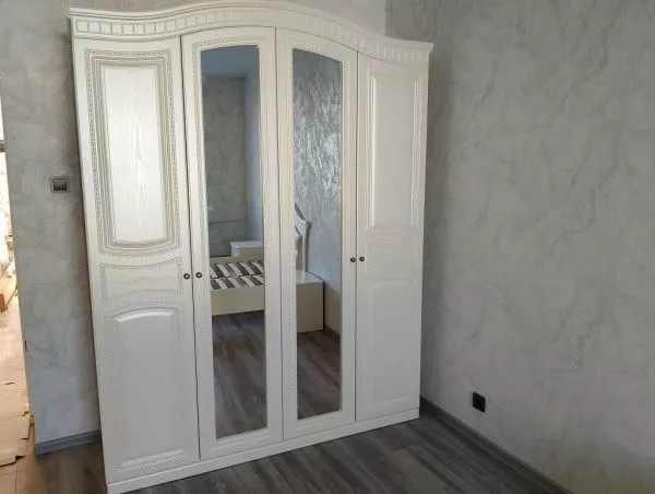 Комплект спальни Венера беж (кровать 1,8, тумба прикроватная 2 шт., комод с зеркалом, шкаф 4-х дверный) в Москве купить в интернет магазине - 5 Китов