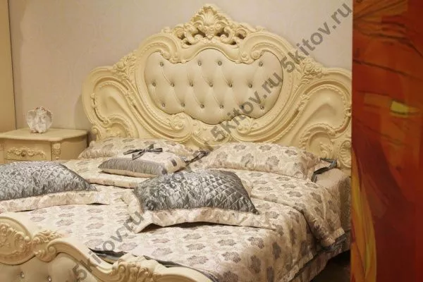 Комплект спальни Элиза Люкс АРД, крем (кровать 1,8, тумба прикроватная 2шт., туалетный столик с зеркалом, пуф, шкаф 5дв.) в Москве купить в интернет магазине - 5 Китов