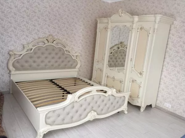 Комплект спальни Рафаэлла (кровать 1,8м, 2тумбы, туал.стол с зерк., шкаф 4 двери), слоновая кость в Москве купить в интернет магазине - 5 Китов
