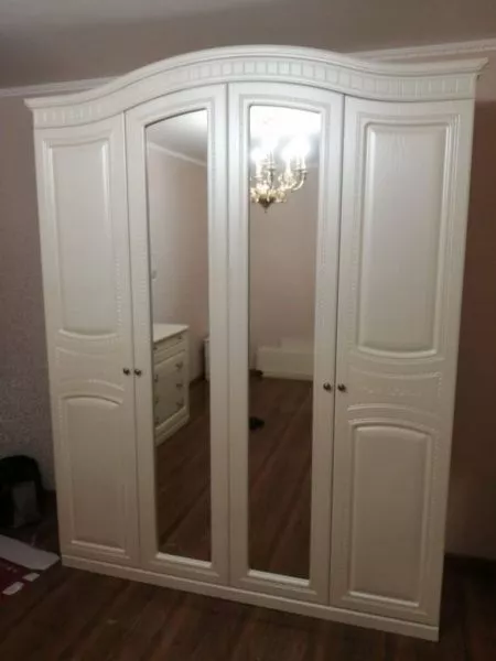 Комплект спальни Венера беж (кровать 1,8, тумба прикроватная 2 шт., комод с зеркалом, шкаф 4-х дверный) в Москве купить в интернет магазине - 5 Китов