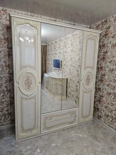 Шкаф четырехдверный Роза, беж глянец в Москве купить в интернет магазине - 5 Китов