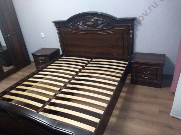 Комплект спальни Сорренто, темный орех (кровать 1,6, тумба прикр.-2 шт., комод с зерк, шкаф 4дв.) в Москве купить в интернет магазине - 5 Китов