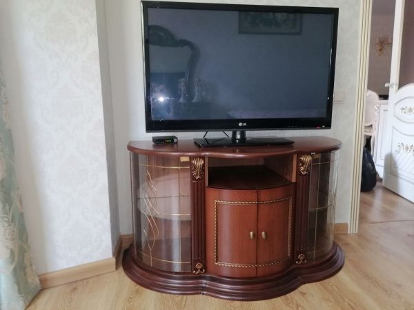 Тумба под ТВ Динара СК, орех в Москве купить в интернет магазине - 5 Китов