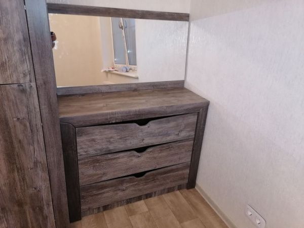 Комплект спальни Гарда сосна Джексон (Кровать 1,6, тумба прикроватная 2шт., комод с зеркалом, шкаф 3-х дверный) в Москве купить в интернет магазине - 5 Китов