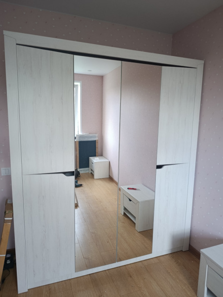 Комплект спальни Гарда белая (Кровать 1,8, тумба прикроватная 2шт., комод с зеркалом, шкаф 4-х дверный) в Москве купить в интернет магазине - 5 Китов