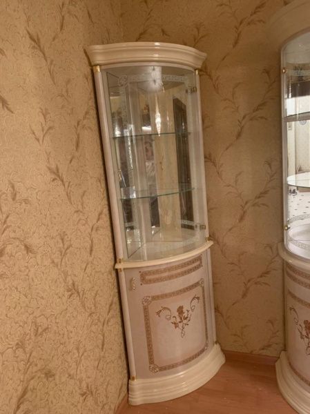 Витрина угловая Роза - Талия, беж глянец в Москве купить в интернет магазине - 5 Китов