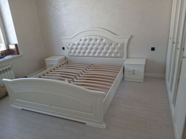 Кровать с мягким изголовьем 180*200 Венера, беж в Москве купить в интернет магазине - 5 Китов