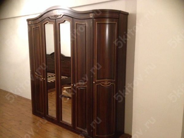 Комплект спальни Сорренто, темный орех (кровать 1,8, тумба прикр.-2 шт., комод с зерк, шкаф 6дв.) в Москве купить в интернет магазине - 5 Китов