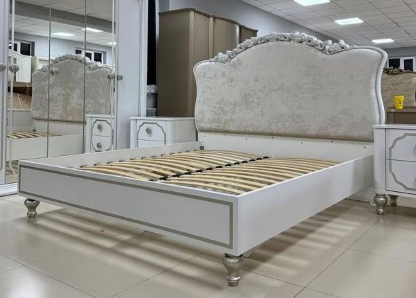 Спальный гарнитур Вена белый (кровать 1,8, тумба прикроватная 2шт., комод с зеркалом, шкаф 5-и дверный) в Москве купить в интернет магазине - 5 Китов