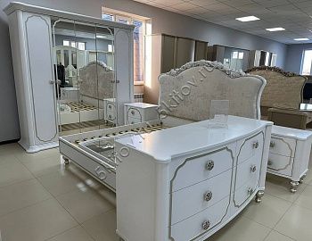 Спальный гарнитур Вена белый (кровать 1,8, тумба прикроватная 2шт., комод с зеркалом, шкаф 5-и дверный)